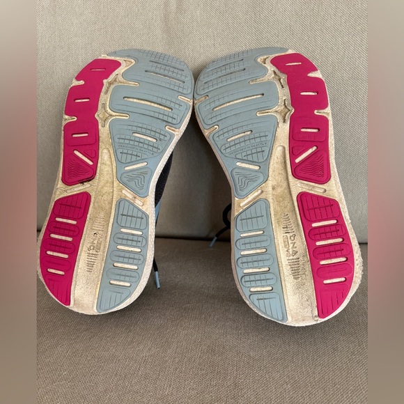 Brooks ghost Max- women’s 8.5 - Picture 5 of 5